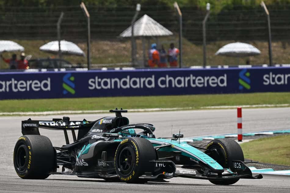 George Russell, da Mercedes, no GP da Bahrein na Malásia (Foto: JADE GAO / AFP)