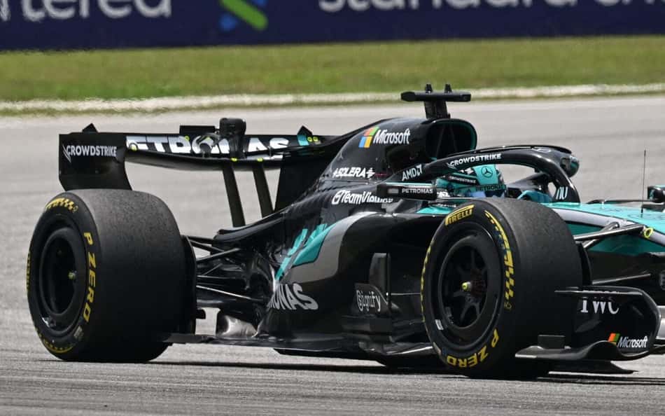 George Russell, da Mercedes, no GP da Bahrein na Malásia (Foto: JADE GAO / AFP)