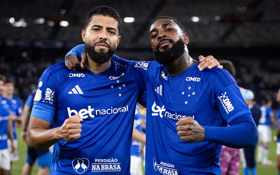Gerson e João Marcelo, jogadores do Cruzeiro, em celebração durante Cruzeiro x Chapecoense no Mineirão.