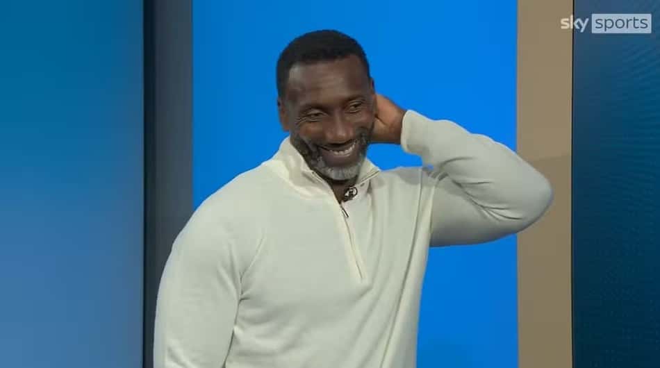 Jimmy Floyd Hasselbaink durante trabalho na TV