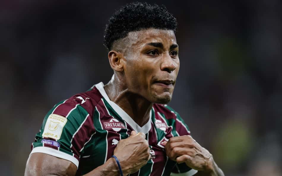 Hércules comemora gol pelo Fluminense