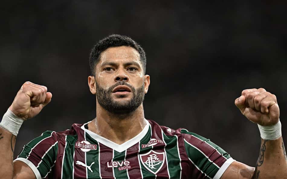 Hulk comemora gol pelo Fluminense