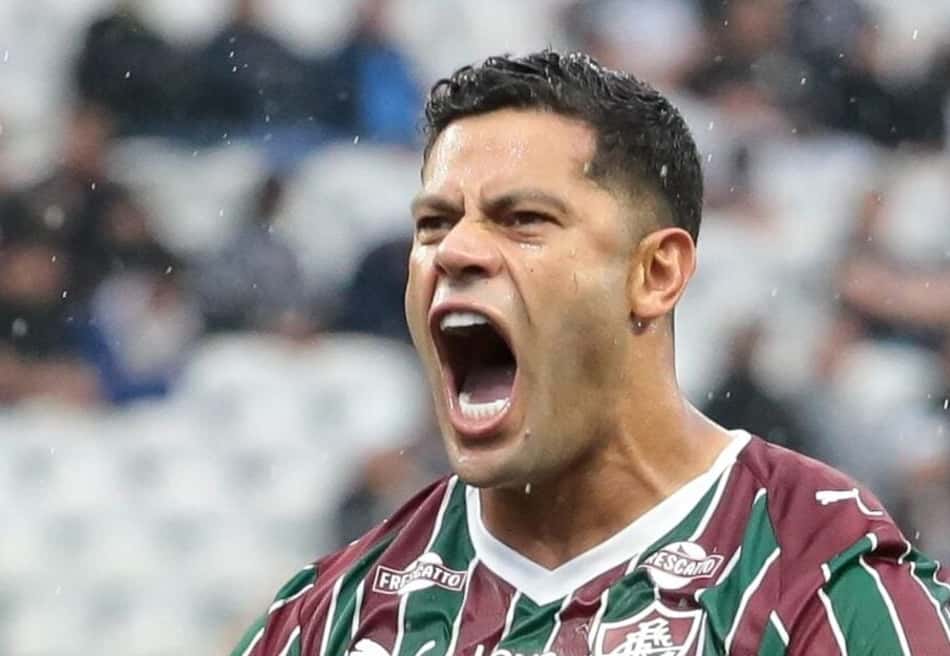 Hulk comemora gol do Fluminense sobre o Corinthians
