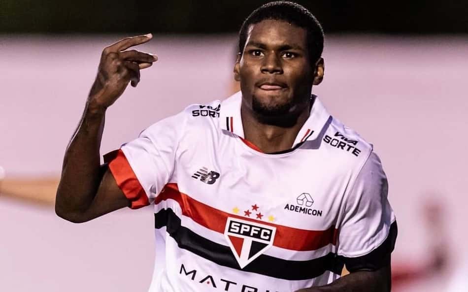 São Paulo é cobrado na Justiça por dívida envolvendo Lucas Ferreira; entenda