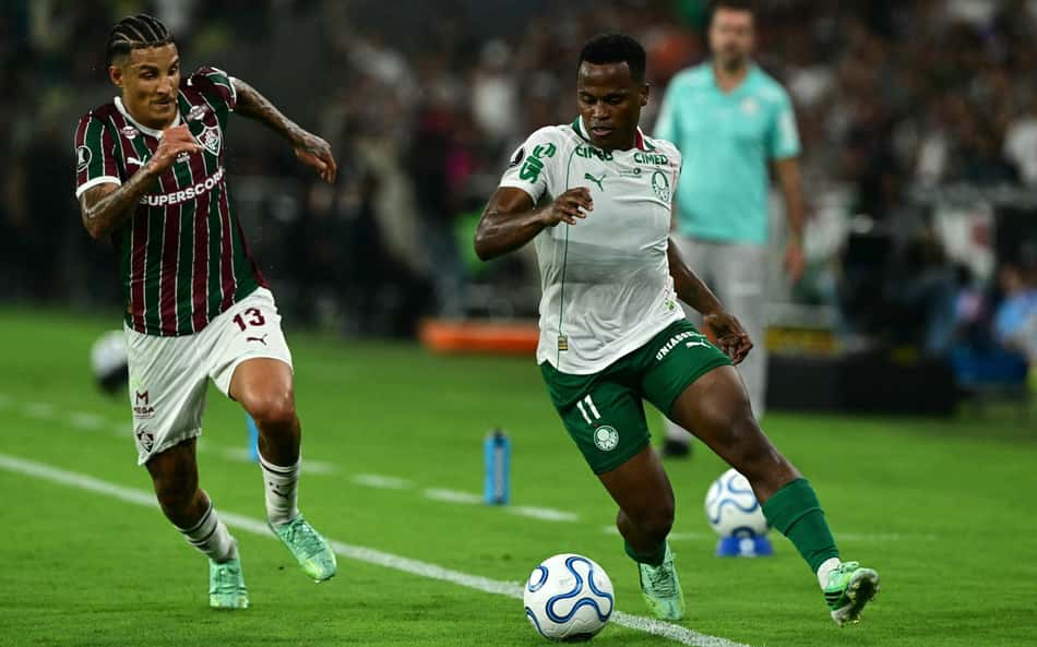 Jhon Arias vs Guilherme Arana em Fluminense 1 x 2 Palmeiras