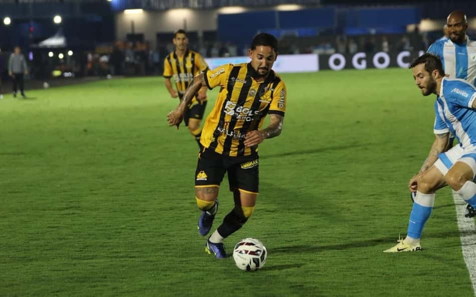 Jhonata Robert (Foto: Divulgação/Criciuma)