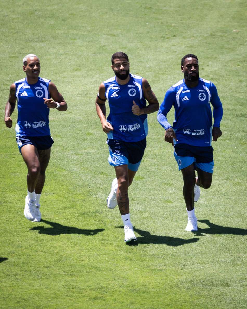 João Marcelo, Matheus Pereira e Gerson treinam juntos na Toca 2 pelo Cruzeiro.