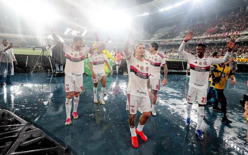 Jogadores do Flamengo após a vitória contra o Vasco