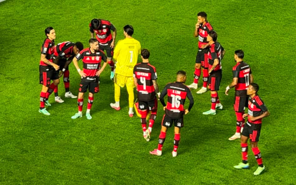 'Proibir não é proteger': Flamengo protesta contra MP das bets diante do Santos