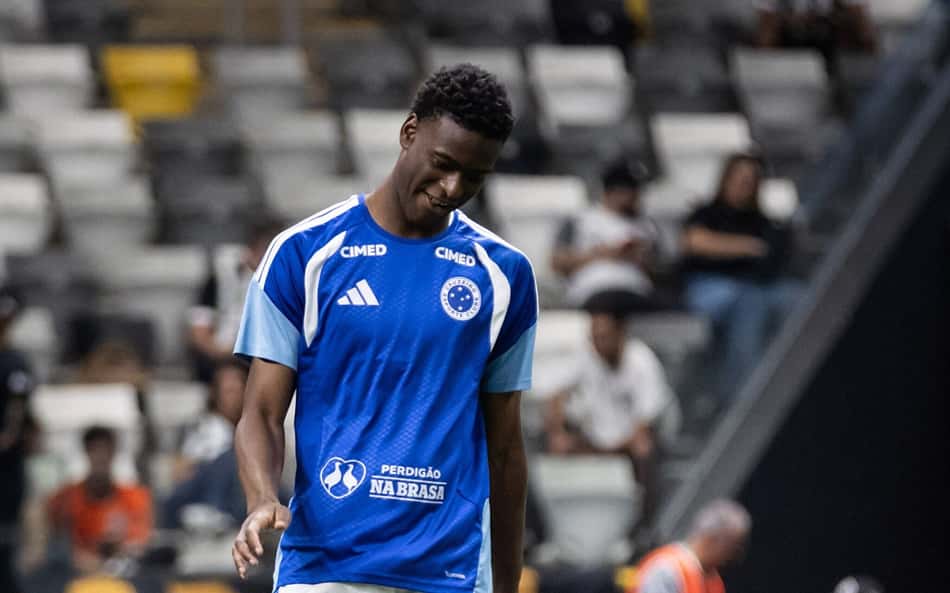 Jonathan Jesus aquece pelo Cruzeiro na Arena MRV, Atlético-MG x Cruzeiro.