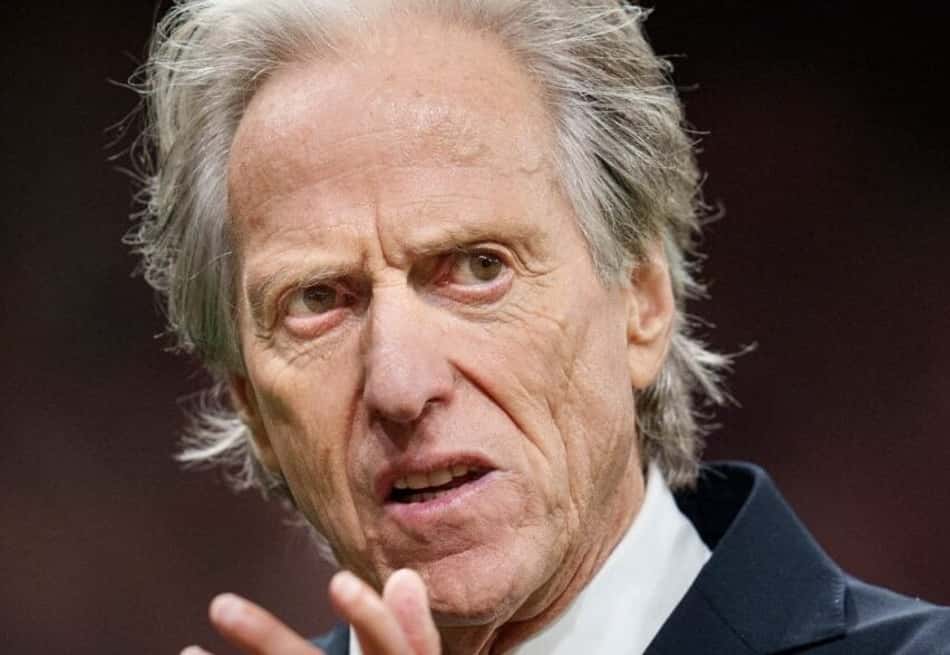Jorge Jesus bate palmas na vitória de Portugal sobre a Dinamarca