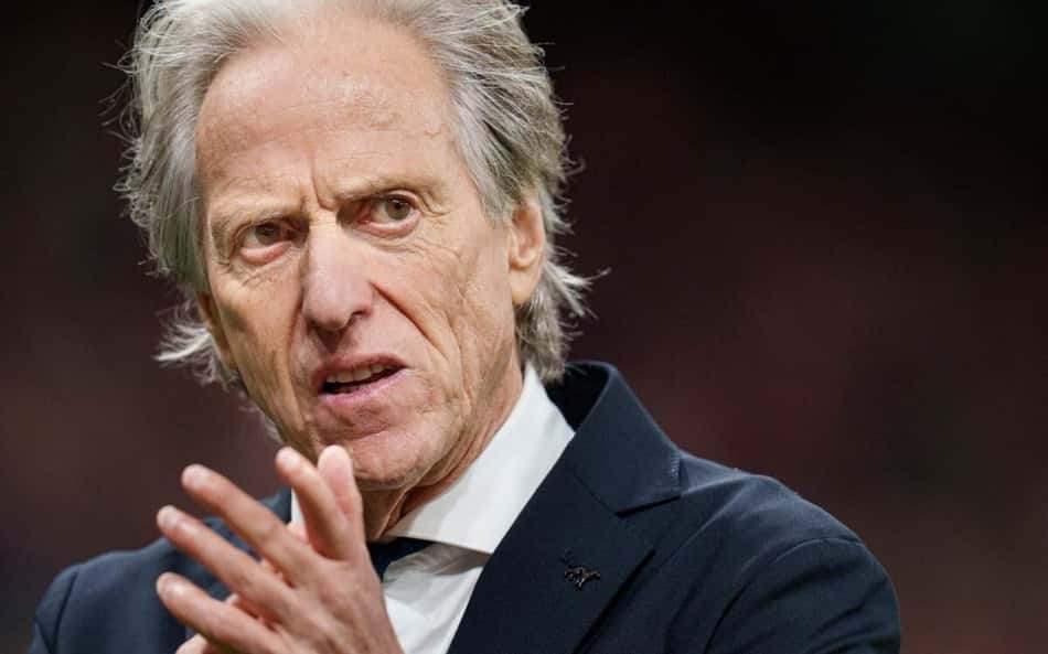Jorge Jesus bate palmas na vitória de Portugal sobre a Dinamarca