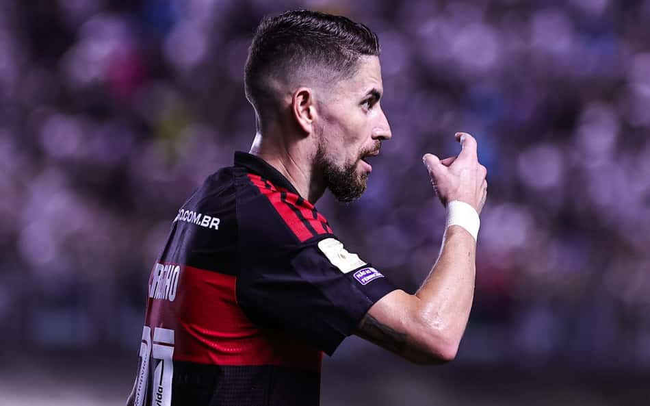 OPINIÃO: Flamengo tem razão para reclamar da arbitragem, mas também precisa se cobrar