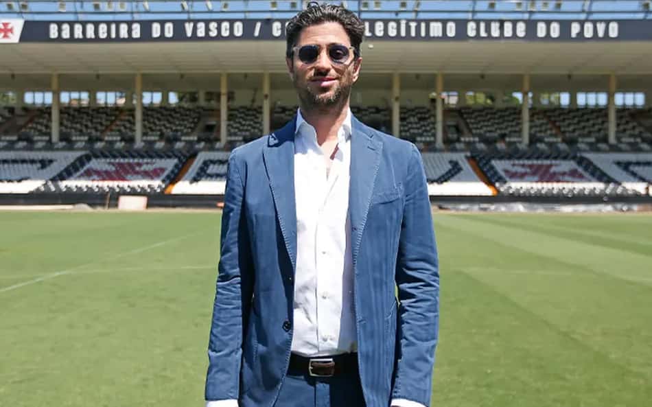 Josh Wander em visita ao Estádio de São Januário
