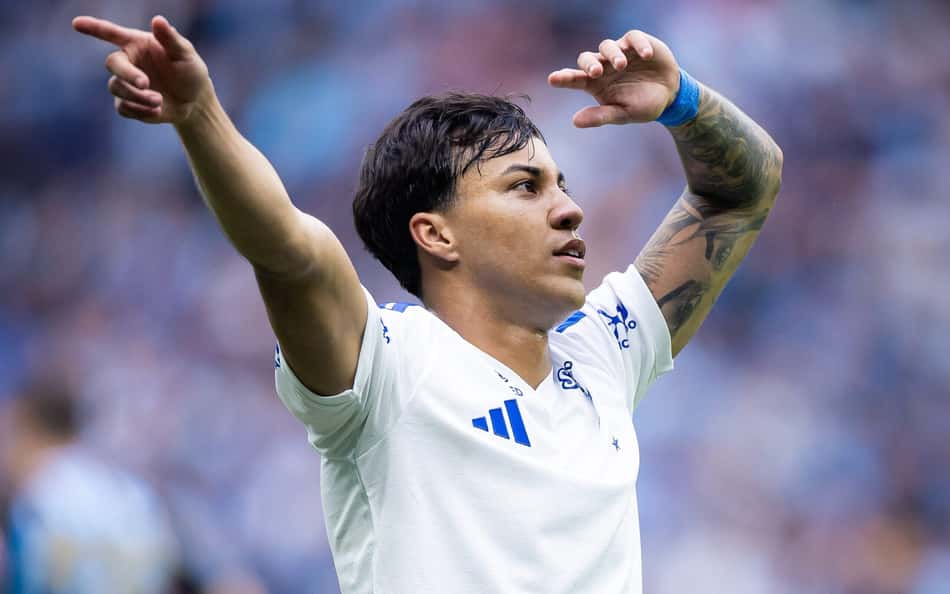 Jogador comemora o terceiro gol contra o Grêmio.