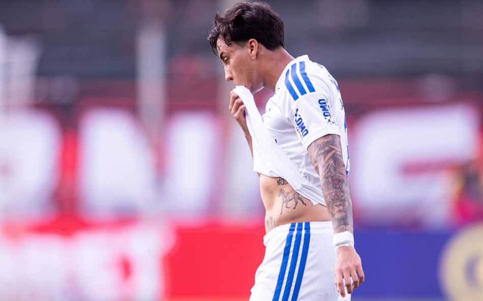 Kaio Jorge em ação durante partida do Cruzeiro