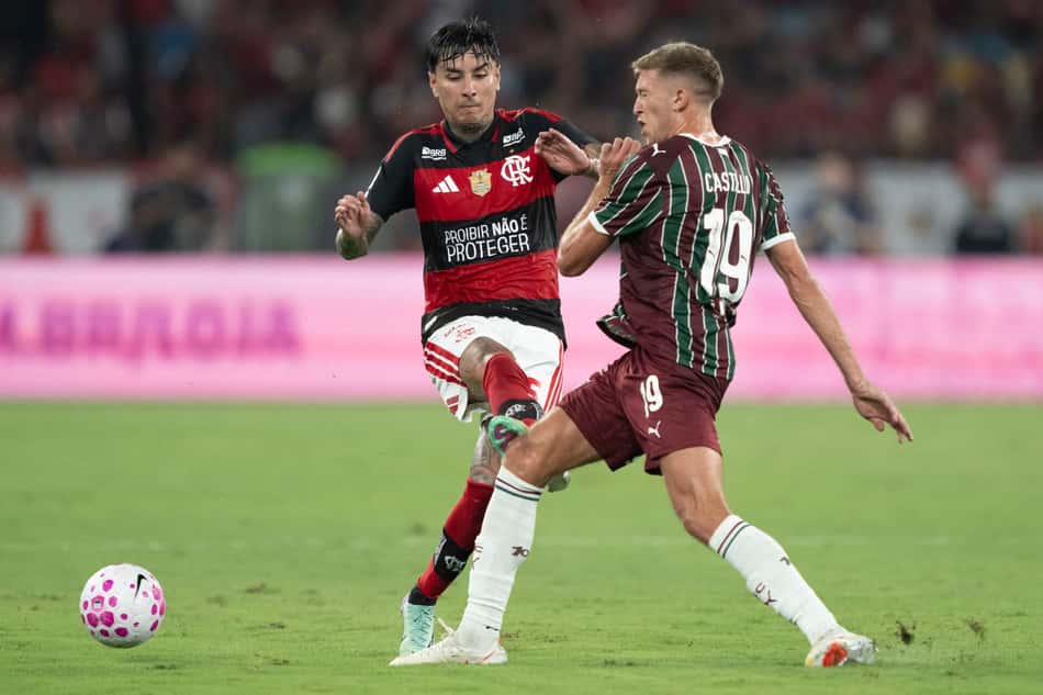 Lance polêmico tomou conta do clássico carioca entre Flamengo x Fluminense (Foto: Jorge Rodrigues/AGIF/Folhapress)