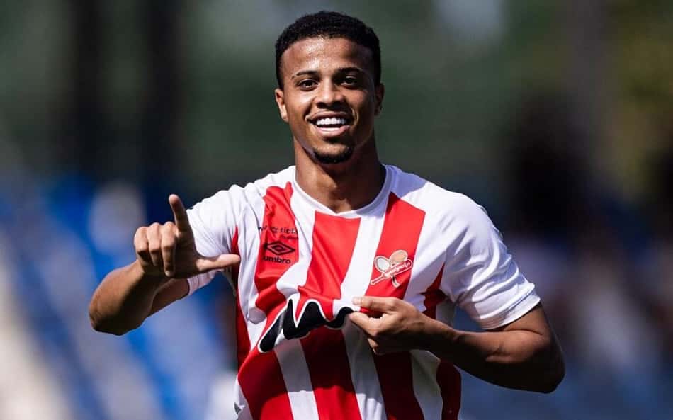 Leandro Kauã comemora gol marcado pela equipe sub-23 do Leixões, de Portugal