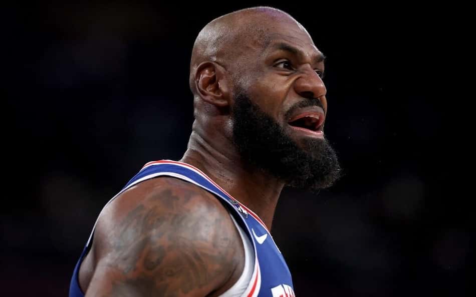 Lebron James estreia pelo 76ers contra o Knicks