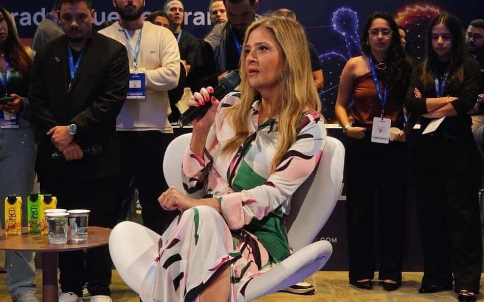 Leila Pereira, presidente do Palmeiras, durante congresso no Rio