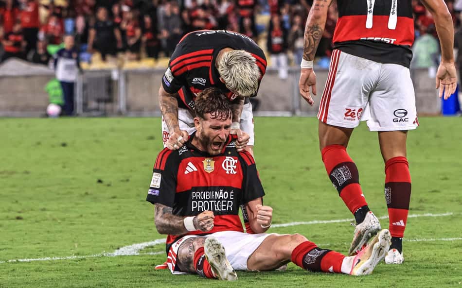Léo Pereira em ação durante Flamengo e Atlético-MG, pelo Campeonato Brasileiro