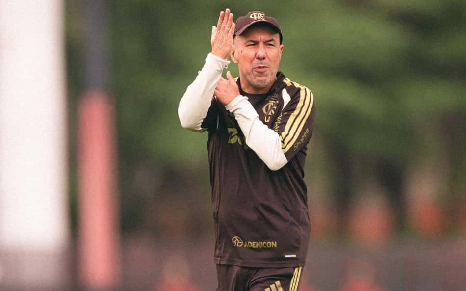 Com novidade no meio-campo, Jardim escala Flamengo para enfrentar o Fluminense