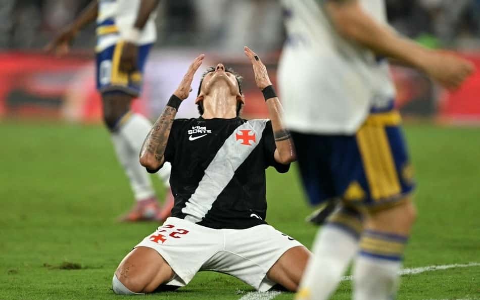 Alan Lescano em ação durante Vasco e Boca Juniors, pela Sul-Americana