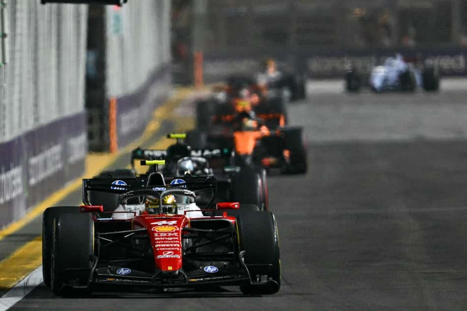 Lewis Hamilton, da Ferrari, no GP de Singapura de Fórmula 1 (Foto: ANTHONY WALLACE / AFP)