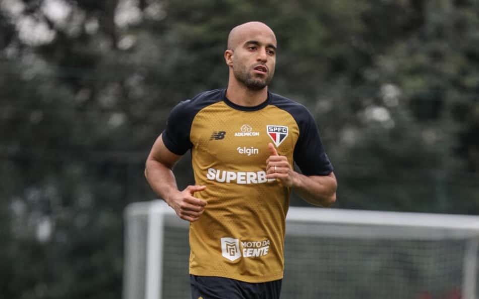 Lucas Moura correndo
