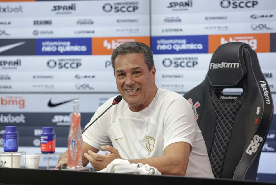 Luxemburgo durante passagem pelo Corinthians