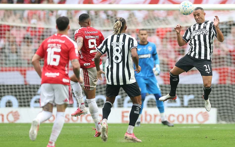 Botafogo pouco competitivo é a tônica do conturbado 2026