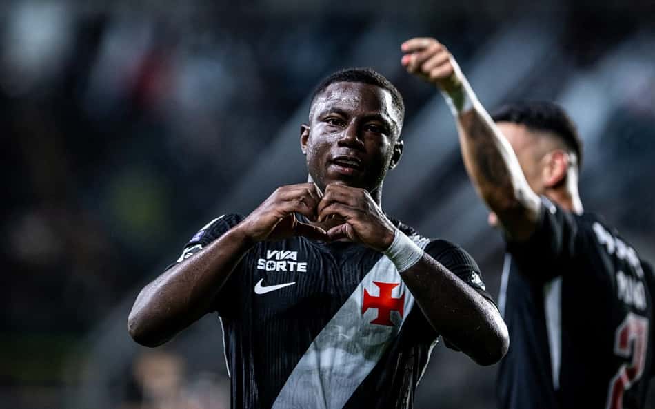 Marino Hinestroza comemorando gol da virada do Vasco