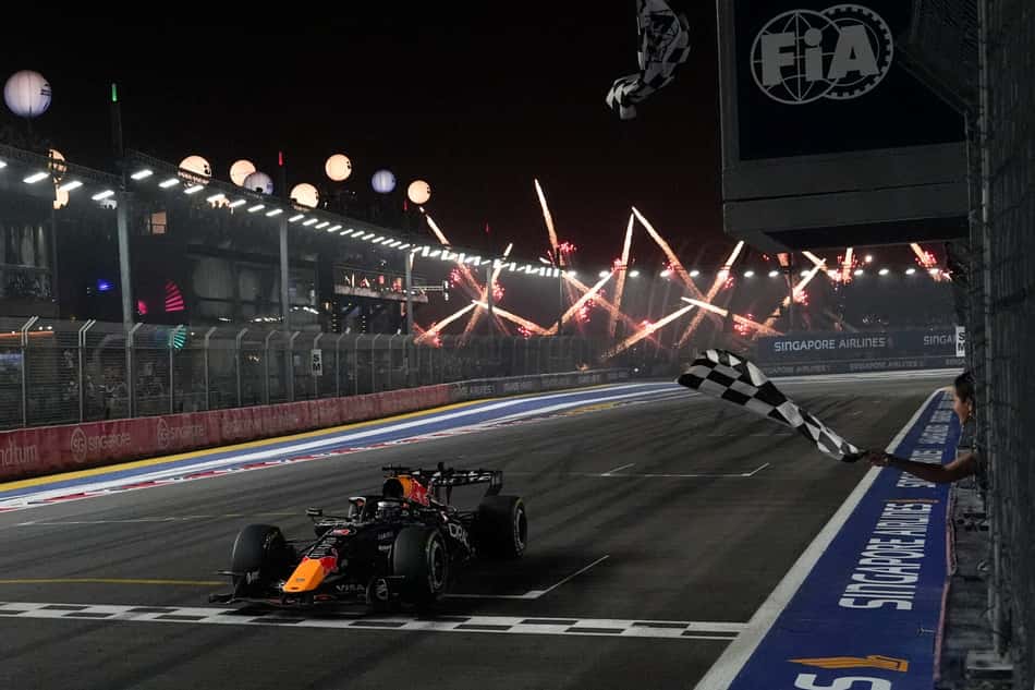 Max Verstappen, da Red Bull, venceu o Grande Prêmio de Singapura de 2026 (Foto: Ng Han Guan / POOL / AFP)