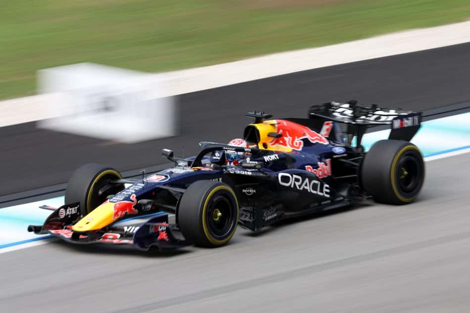 Max Verstappen, da Red Bull, no GP da Bahrein na Malásia (Foto: I-HWA CHENG / AFP)