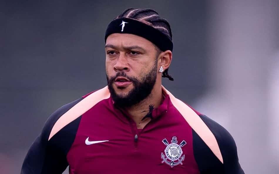 Corinthians volta aos treinos e atualiza situação de Memphis Depay