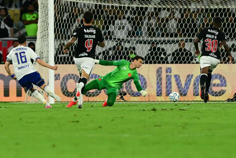 Merentiel marca o segundo gol do Boca Juniors sobre o Vasco pela Sul-Americana