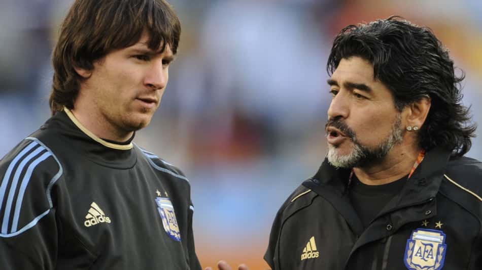Lionel Messi e Diego Maradona pela seleção argentina em 2010