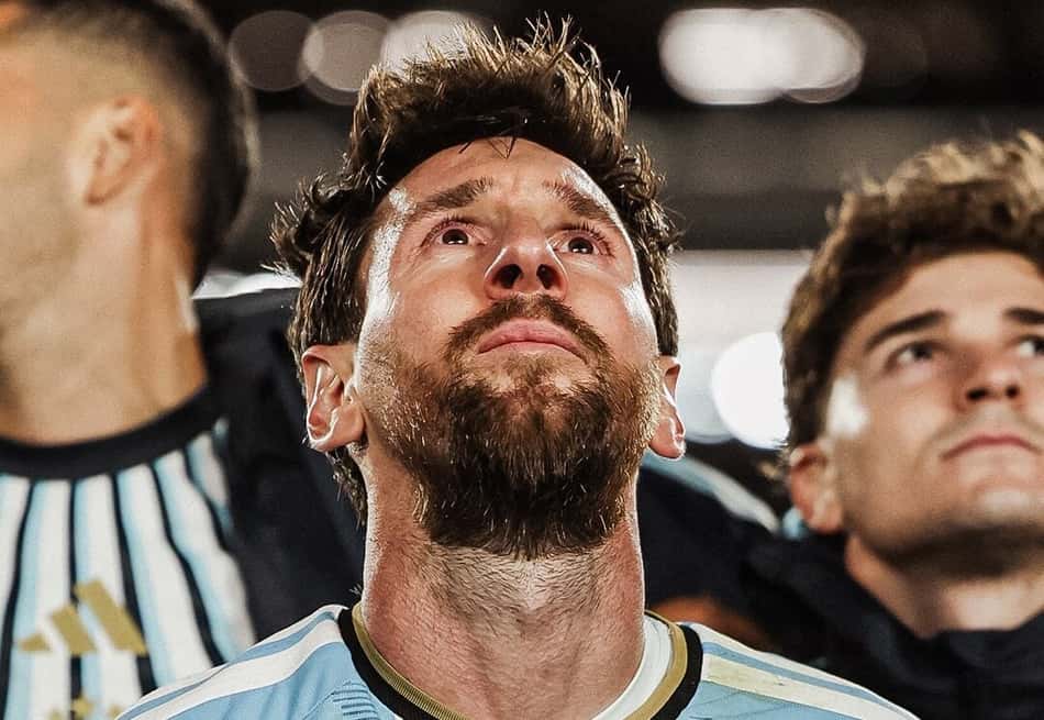 Messi se emociona na despedida da seleção argentina