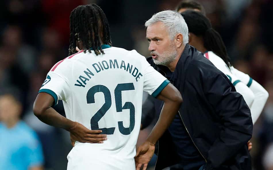 Mourinho compara reforço do Real Madrid com Vini Jr e faz alerta