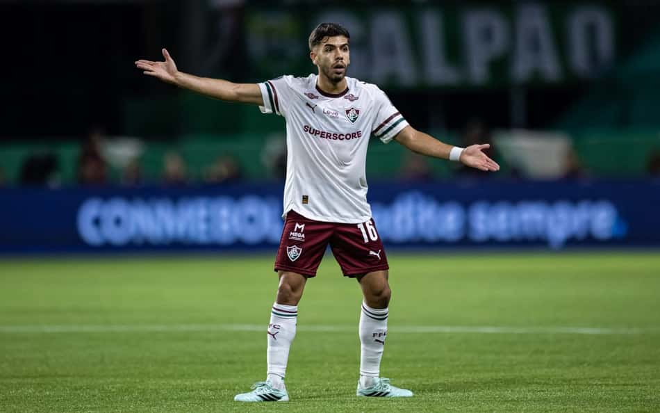 Nonato, do Fluminense, de braços abertos