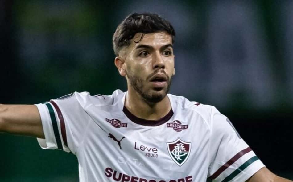 Nonato, do Fluminense, de braços abertos