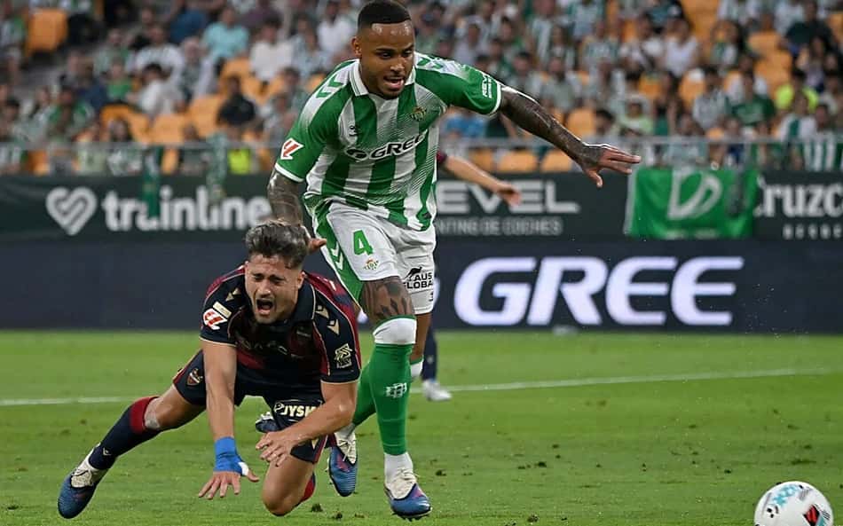 Ex-Flamengo vira alvo do Barcelona em janela de transferências