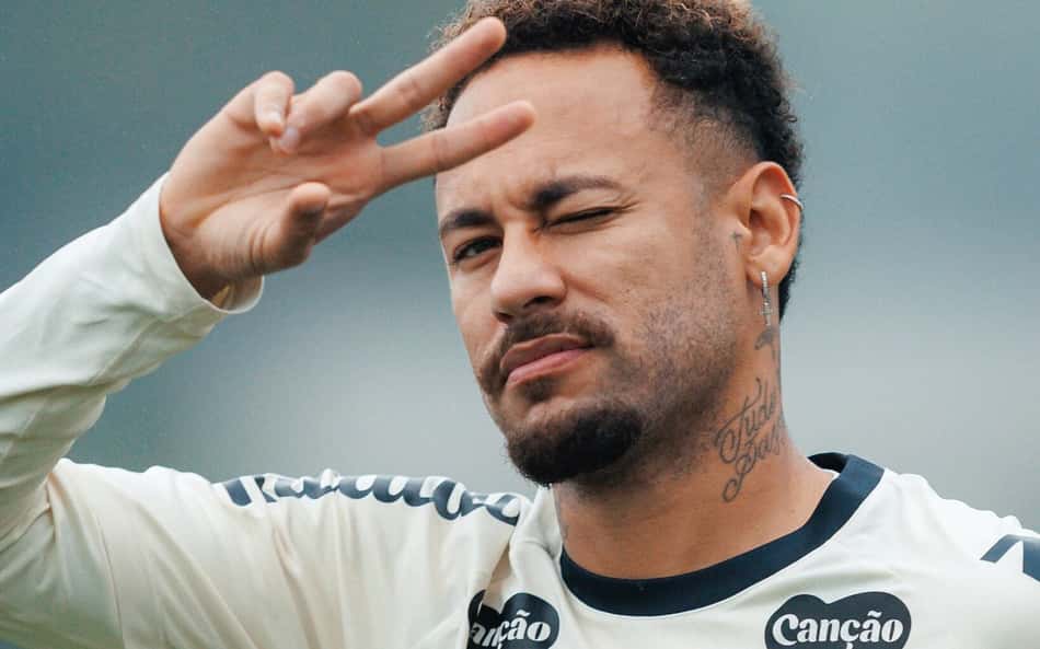 Neymar faz sinal de positivo em treino (Fotos Raul Baretta Santos FC.