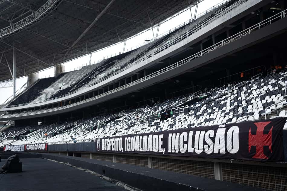 Estádio Nilton Santos em jogo do Vasco