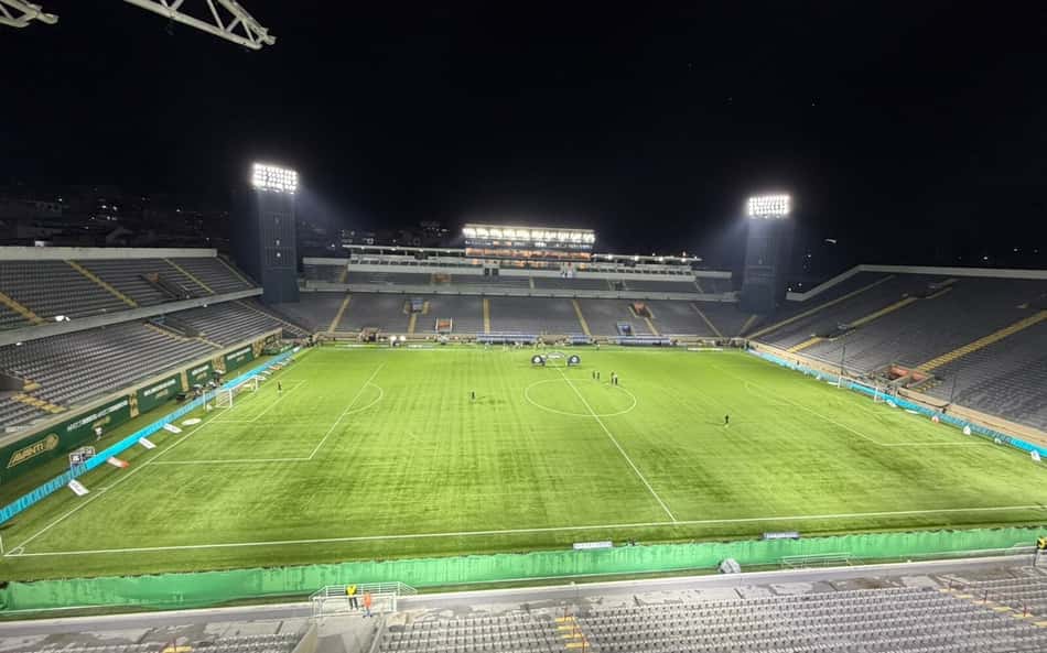 O Palmeiras recebe o Grêmio, na Arena Barueri, pelo Brasileirão
