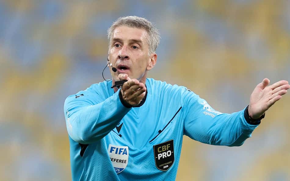O árbitro Anderson Daronco no jogo Fluminense x Palmeiras