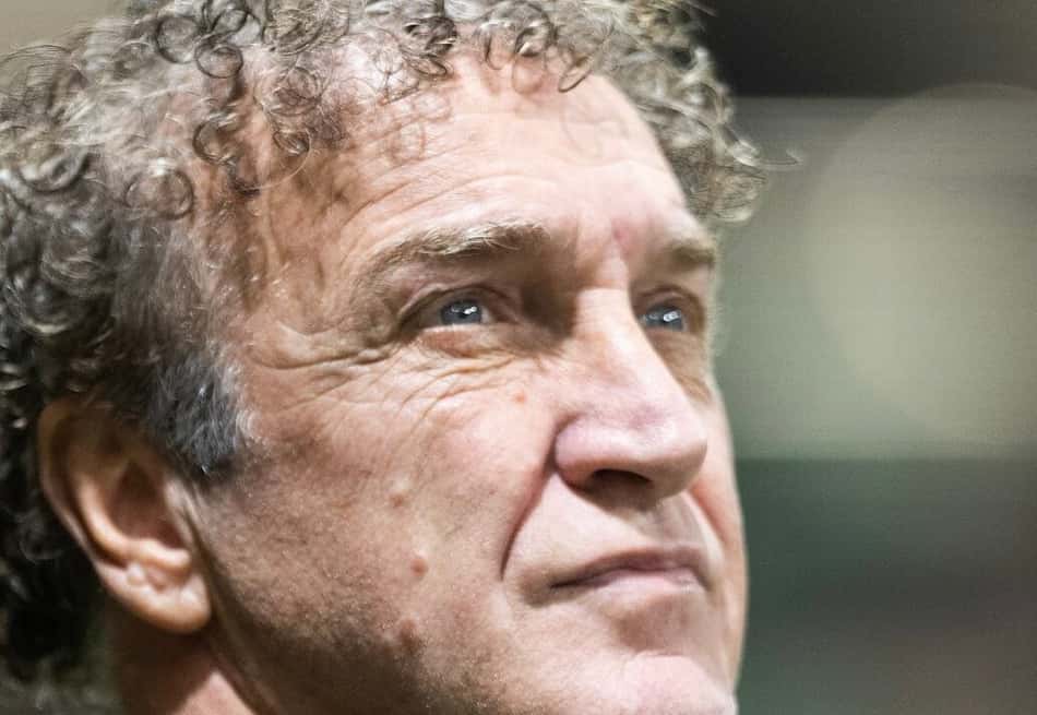O técnico Cuca na derrota do Santos para o Altético-MG na Sul-Americana