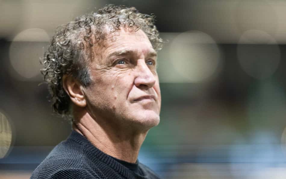 O técnico Cuca na derrota do Santos para o Altético-MG na Sul-Americana