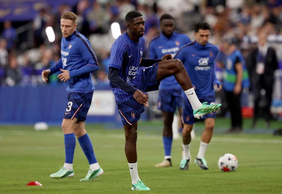 Ousmane Dembélé se aquece antes da UEFA Nations League, liga A dia 3 Grupo 1, partida de futebol entre França e Itália
