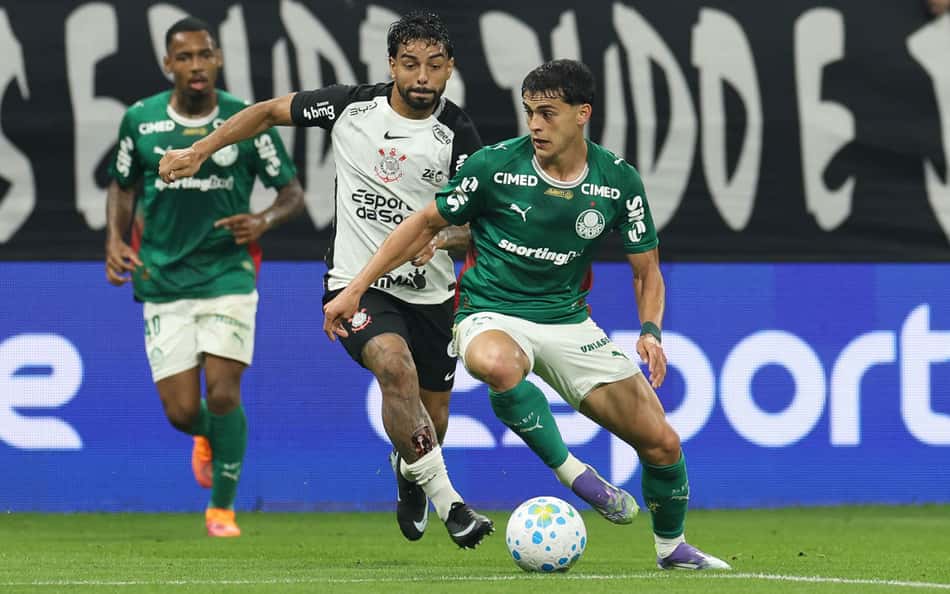 Palmeiras e Corinthians disputam Dérbi em lados opostos